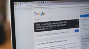 Guia completo de palavras-chave para SEO: Como encontrar e usar para conquistar o topo.